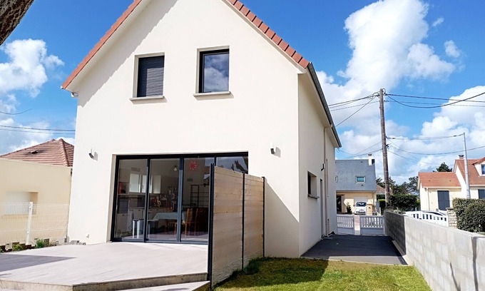 Hermanville-sur-Mer House | Large family home Sea access without crossing the road