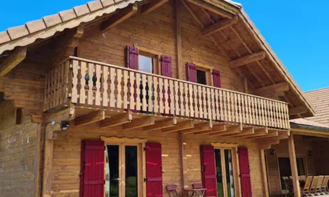 Poligny Ski Chalet | Large family chalet facing the mountains