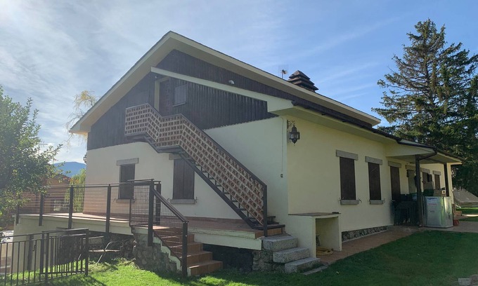 Rascafria Ski Chalet | Large family country house in Rascafría,1 h from Madrid, 12 to 24 people