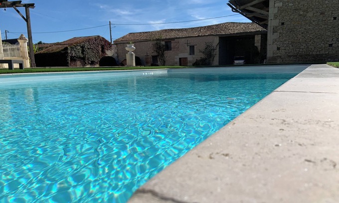 Saint-Cyr-la-Lande Villa | Large family home with swimming pool