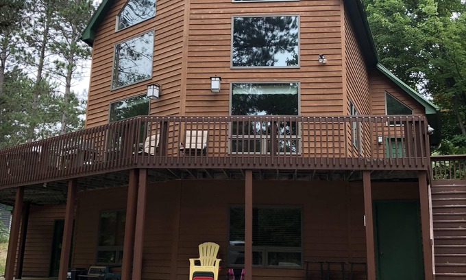 Thompsonville House | Large family-friendly home on Crystal Mountain's Betsie Golf Course hole 8