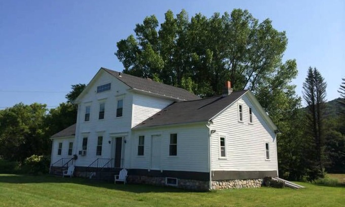 Williamstown Other | Large, family-friendly farmhouse located in the beautiful Berkshires