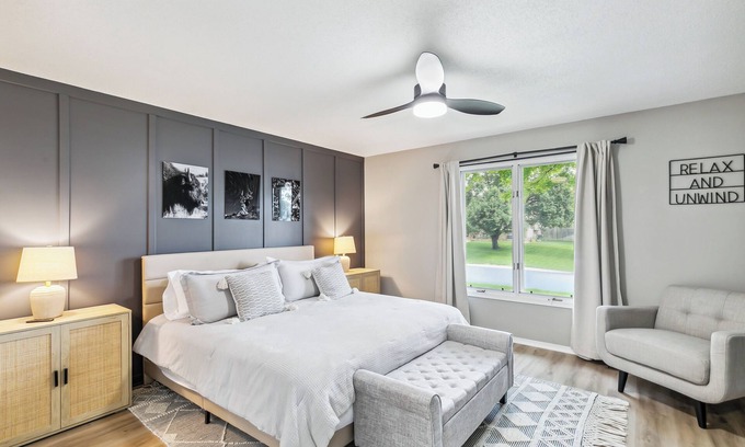 Andover House | Large Family Gathering Space: Sleeps 17! Kid Friendly Game Room, with 6 TVs!