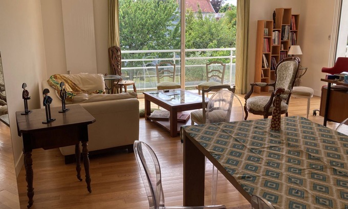 Plessis Tison House | Large family house 10 minutes from the train station