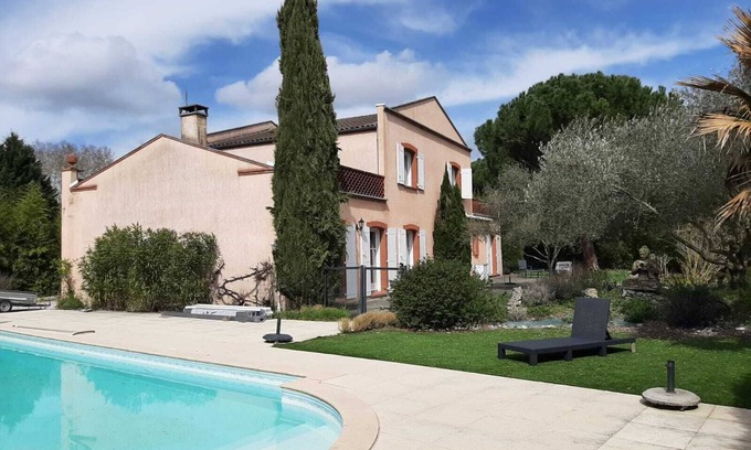 Pin-Balma House | Large family house, sleeps +10, Secured swimming pool, near Albi Carcassonne