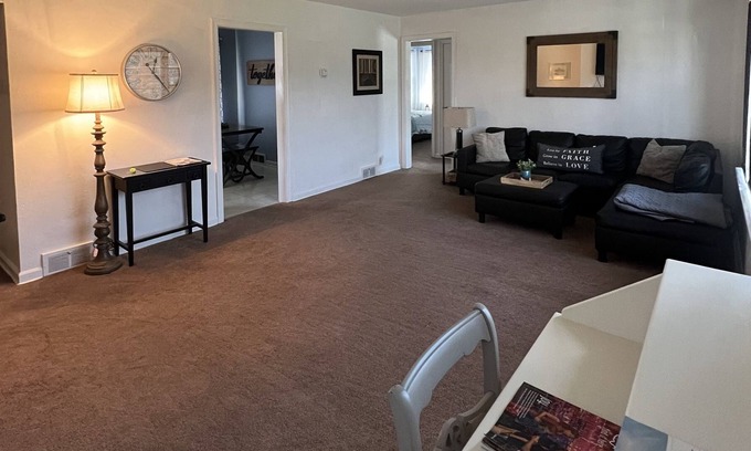 Tiffin Apartment | Large Family Owned Duplex