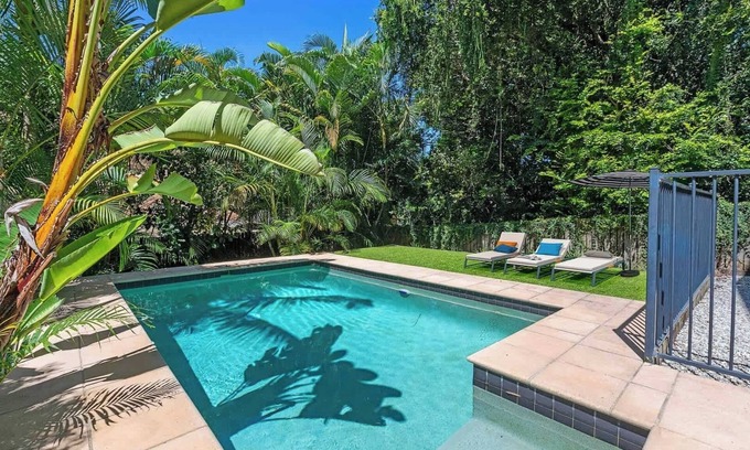 Taringa House | Large Family Pool Home in Taringa|Pets|6km to CBD