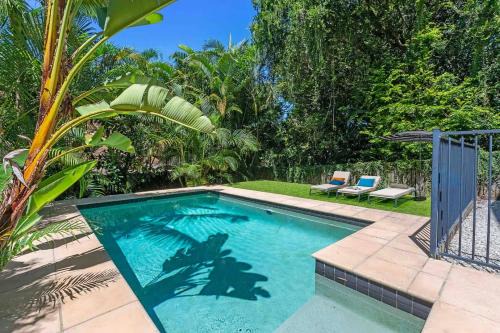 Taringa House | Large Family Pool Home in Taringa 6km to CBD Pets