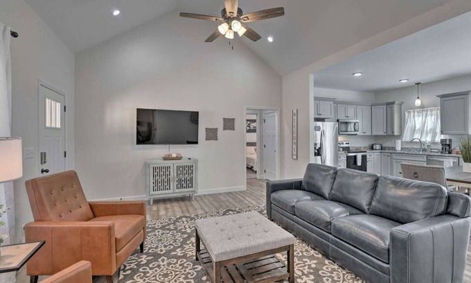 White Bluff House | Large family retreat near Nashville