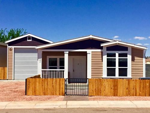 Page House | Large Family Retreat in Page, Arizona, Perfect for a Weekend Getaway for Large Groups