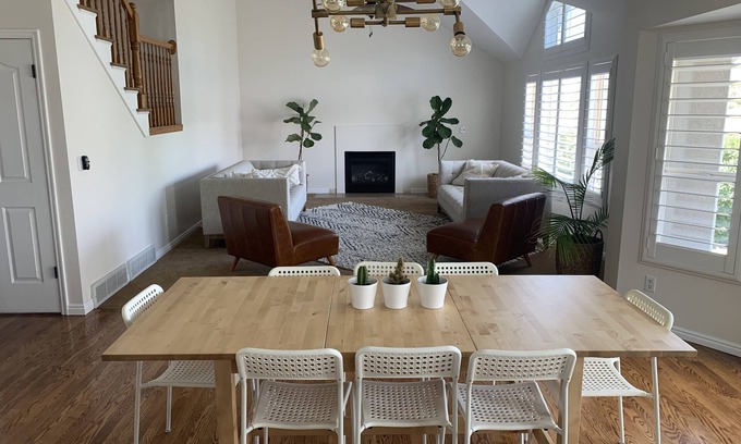 Taylorsville House | Large Family Sized Home Close to everything
