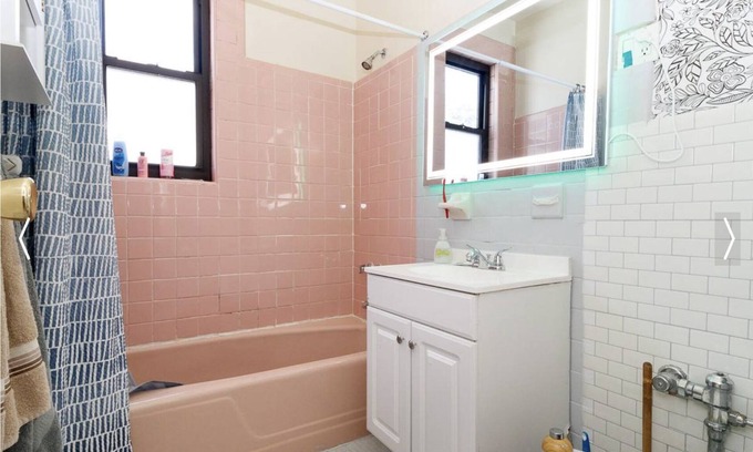 Gravesend Apartment | Large Family Style Apartment in a quiet neighborhood near the subway station