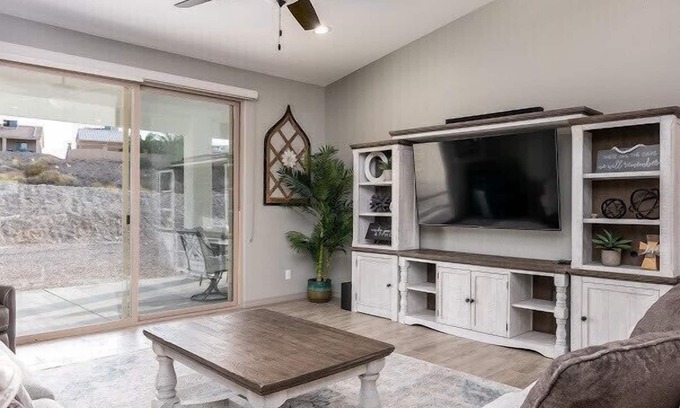 Lake Havasu City House | Large Flat Driveway 3/2, Quiet Street , Pool Heater/Chiller optional