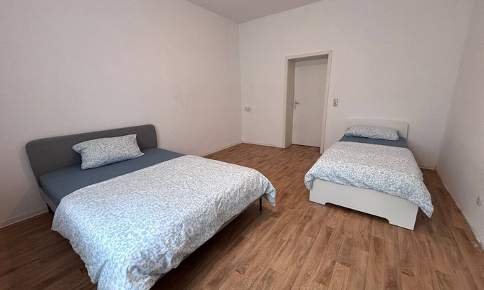 Zeitz Apartment | Large flat with separate rooms for 8 guests STPh