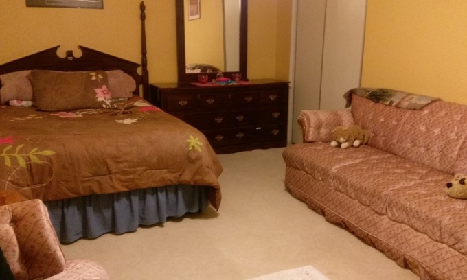 Gaithersburg House | Large Furnished Basement Room