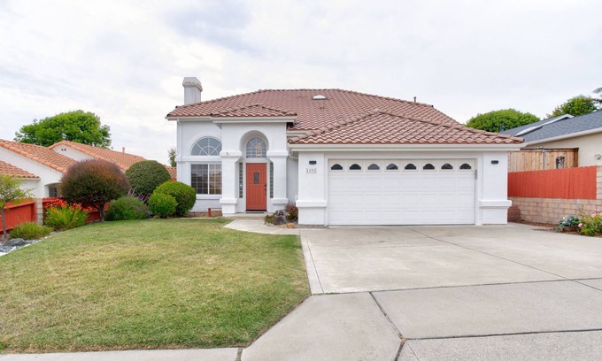 Grover Beach House | *LARGE GAME ROOM BUILT FOR FUN!*