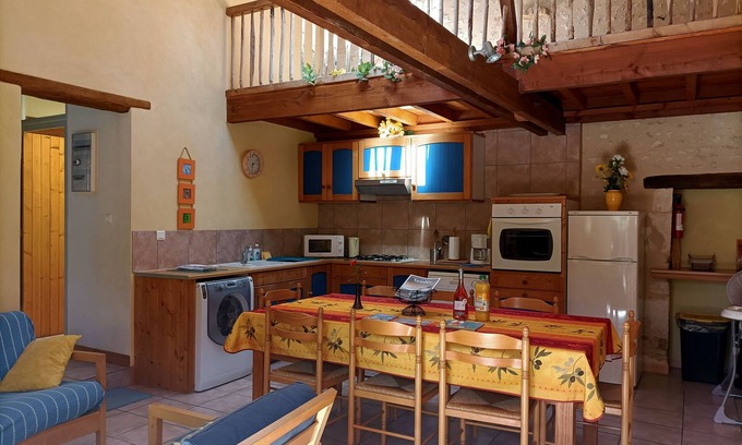 Corpe Cottage | Large gîte for up to 9 people, with swimming pool