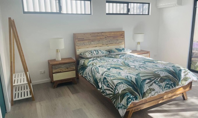 Melville Apartment | Large Granny Flat/Studio with Bathroom and Kitchenette