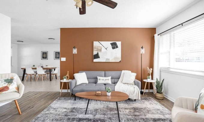 Noblesville House | Large Groups, Grand Park, Noblesville Home