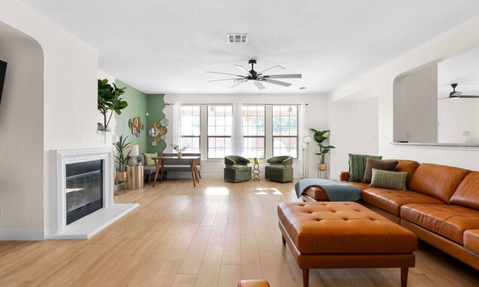 Morningside Meadows House | Large Groups House - Heated Pool+Hot Tub - Fiber