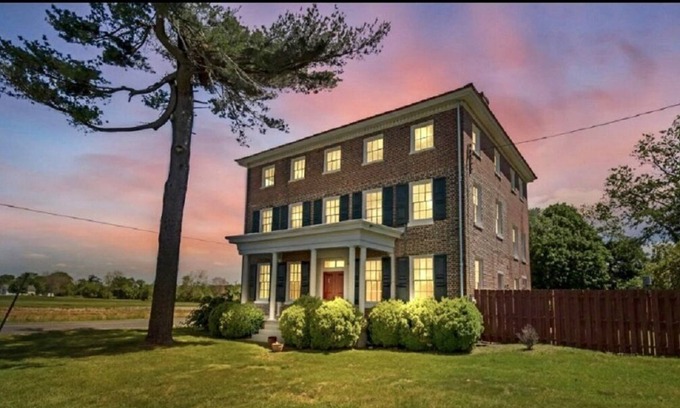 Quinton House | Large Historic Vintage Rural Home