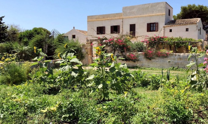 Marsala Villa | LARGE HISTORICAL VILLA BETWEEN THE SEA COAST AND THE VINEYARDS - Wi-Fi