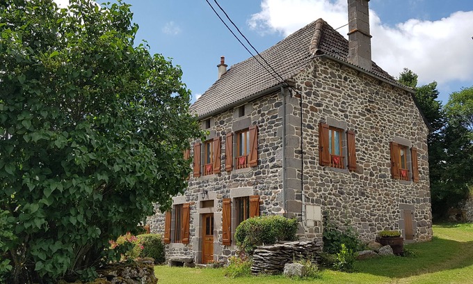 Valuejols Cottage | Large holiday home in Cantal, in the heart of the Auvergne volcano park