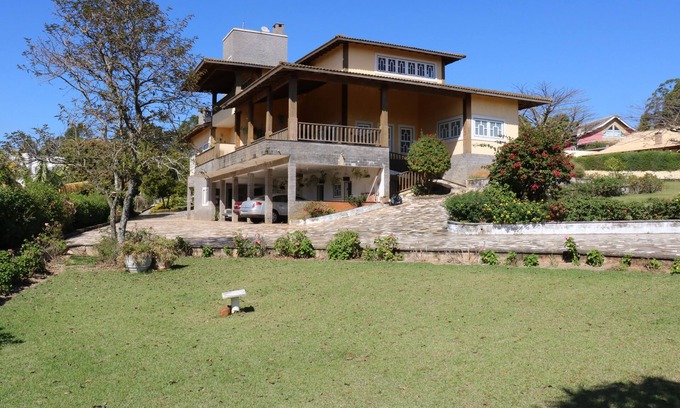 Mairinque House | Large home in gated community for family reunion, friends or season