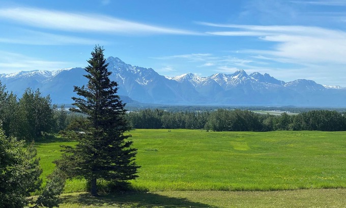 Palmer House | Large Home with Outstanding Views & Location