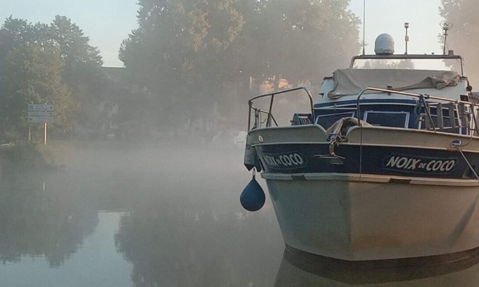 La Ferte-sous-Jouarre Boat Rental | Large houseboat on the Marne, ideal for a family!