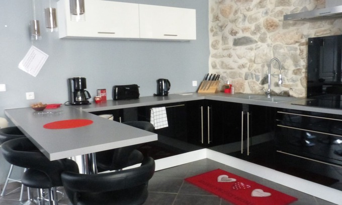 Saint-Remeze House | Large house 8 to 10 people, very comfortable and spacious