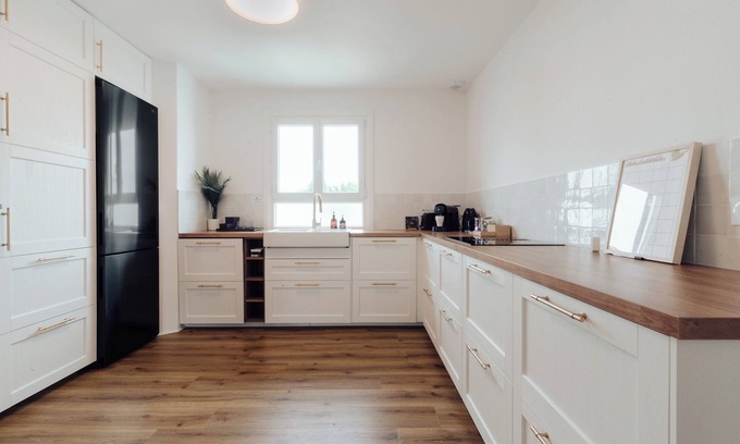 Nieul-sur-Mer House | Large house & annex, close to La Rochelle