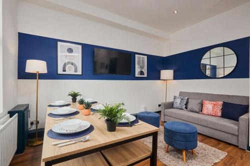 Leeds House | Large House Close To Leeds - Ideal For Groups