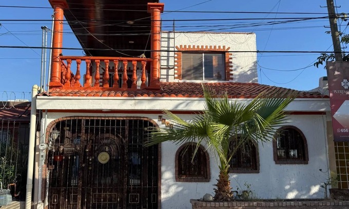 Juarez Municipality House | LARGE HOUSE CONSULATE AREA