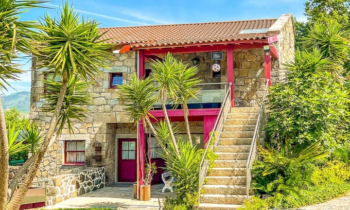 Santa Luzia House | Large House in Amares | Groups, Families, Gatherings