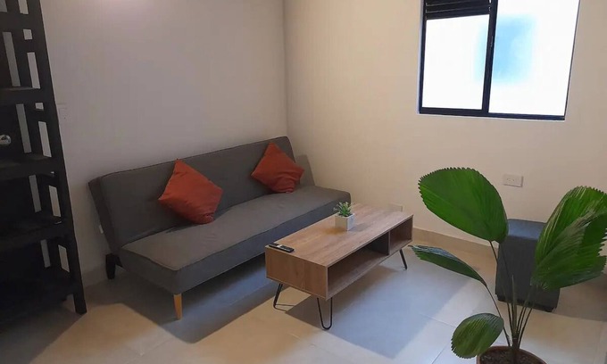 La Castellana House | Large house in Laureles safest area!