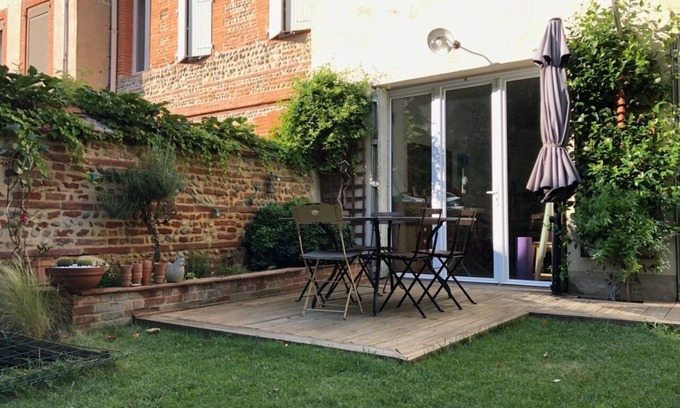 Toulouse East House | Large house in the city center, garden, garage.