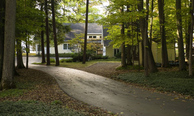 Empire House | Large house on beautiful lake, adjoins Sleeping Bear Dunes National Lakeshore