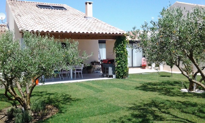 Garrigues House | large house on hill 5 minutes from Nimes CV