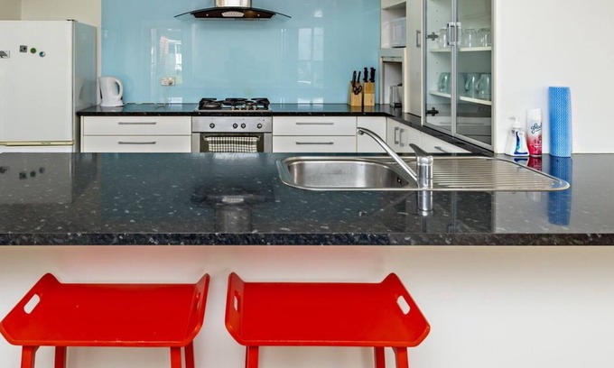 Manurewa House | Large House South Auckland.