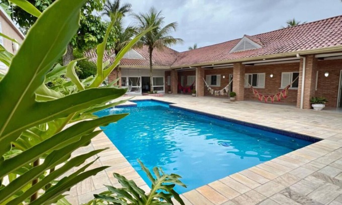Balneario Praia do Pernambuco House | Large House With Pool Guaruja