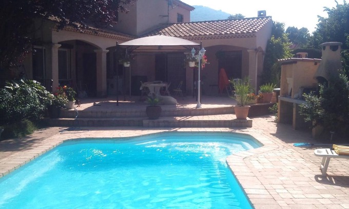 Saint-Vallier-de-Thiey Apartment | Large independent studio in private villa with garden, Swimming pool, Jacuzzi