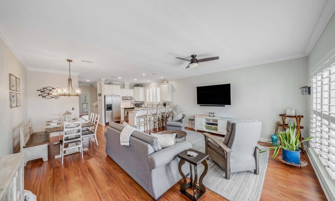 Laguna Beach Estates House | Large Laguna Beach Home Steps from Beach w/Ground Floor Suite, FREE Golf+Tix