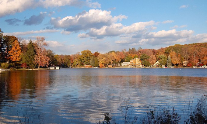 Greenwood Lake House | Large Lake House Property Your Family And Friends Will Love Staying At!