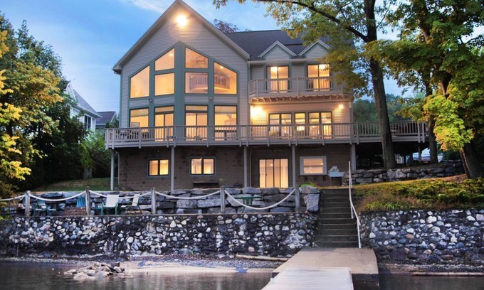 Rushville House | Large Lakefront Lodge on Canandaigua Lake Sleeps 22 Guests!