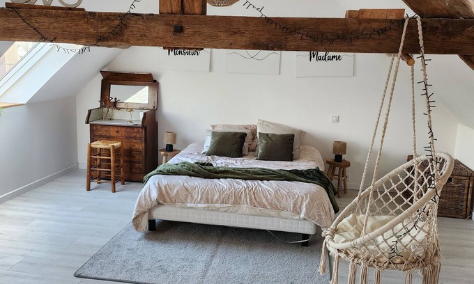 Tour-en-Sologne Apartment | Large loft-style gite with master suite, close to the châteaux and Beauval
