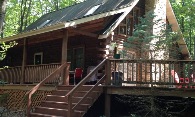 Champion House | Large Log Cabin on 3 wooded acres Seven Springs Resort/Hidden Valley/Champion