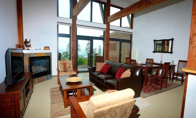 Ucluelet Condo | Large & Luxurious Oceanview Villa - Pacific Rim Retreat