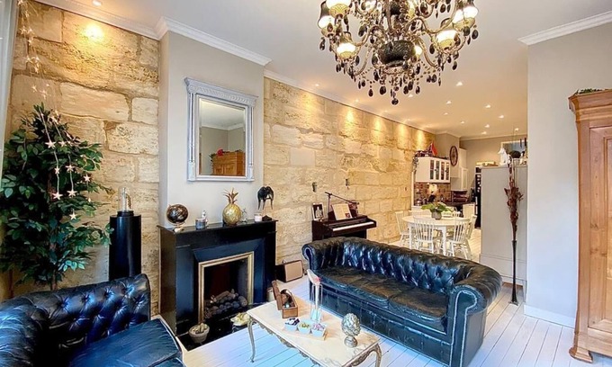 Nansouty-Saint-Genes Apartment | Large Luxury Apartment with Jacuzzi, Terrace and Parking in Hyper Centre!