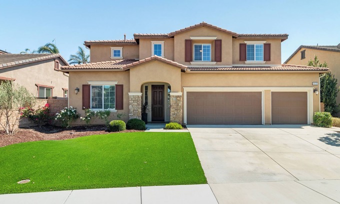 Temecula House | Large Luxury Executive Home in Exclusive Morgan Heights Neighborhood